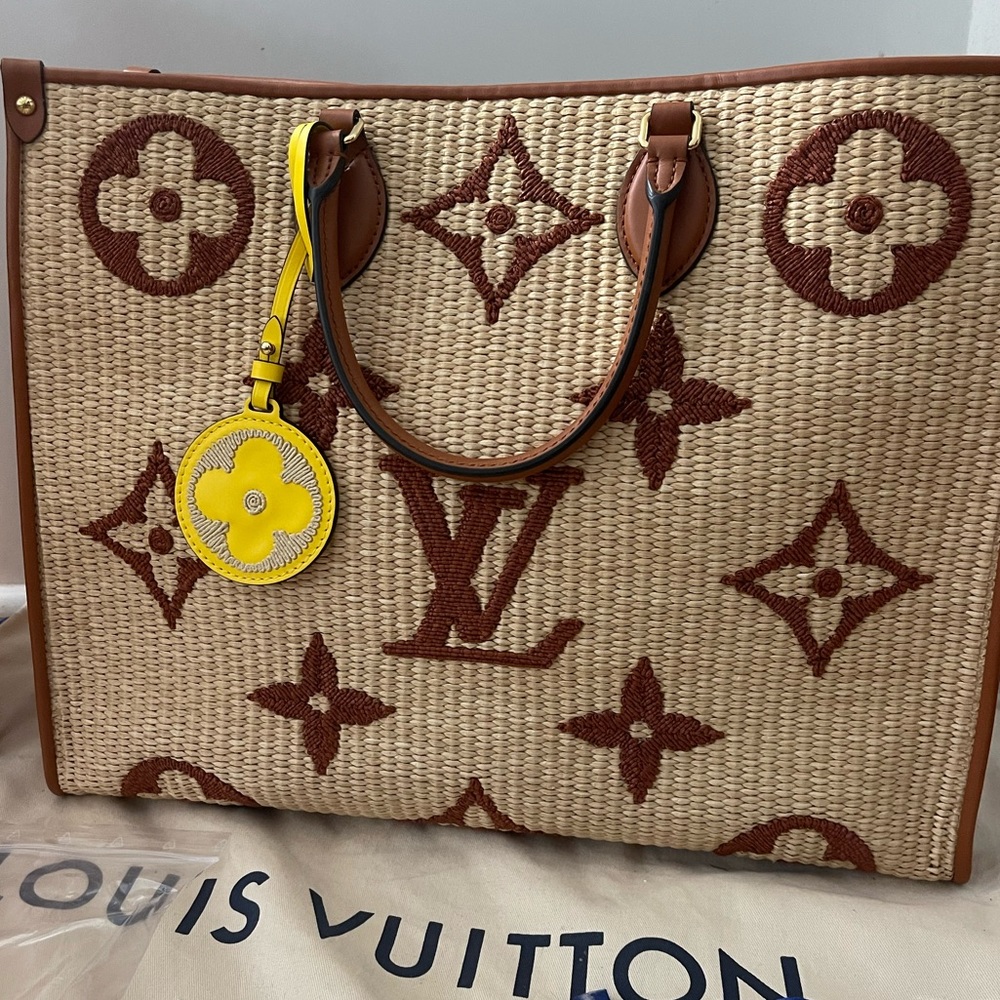 RARE - Brand NIB Louis Vuitton raffia on the go tote